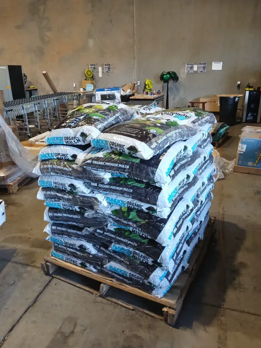 *** Pallet of 60 *** Back to the Roots 60 Cubic Feet Organic Mulch - image 2