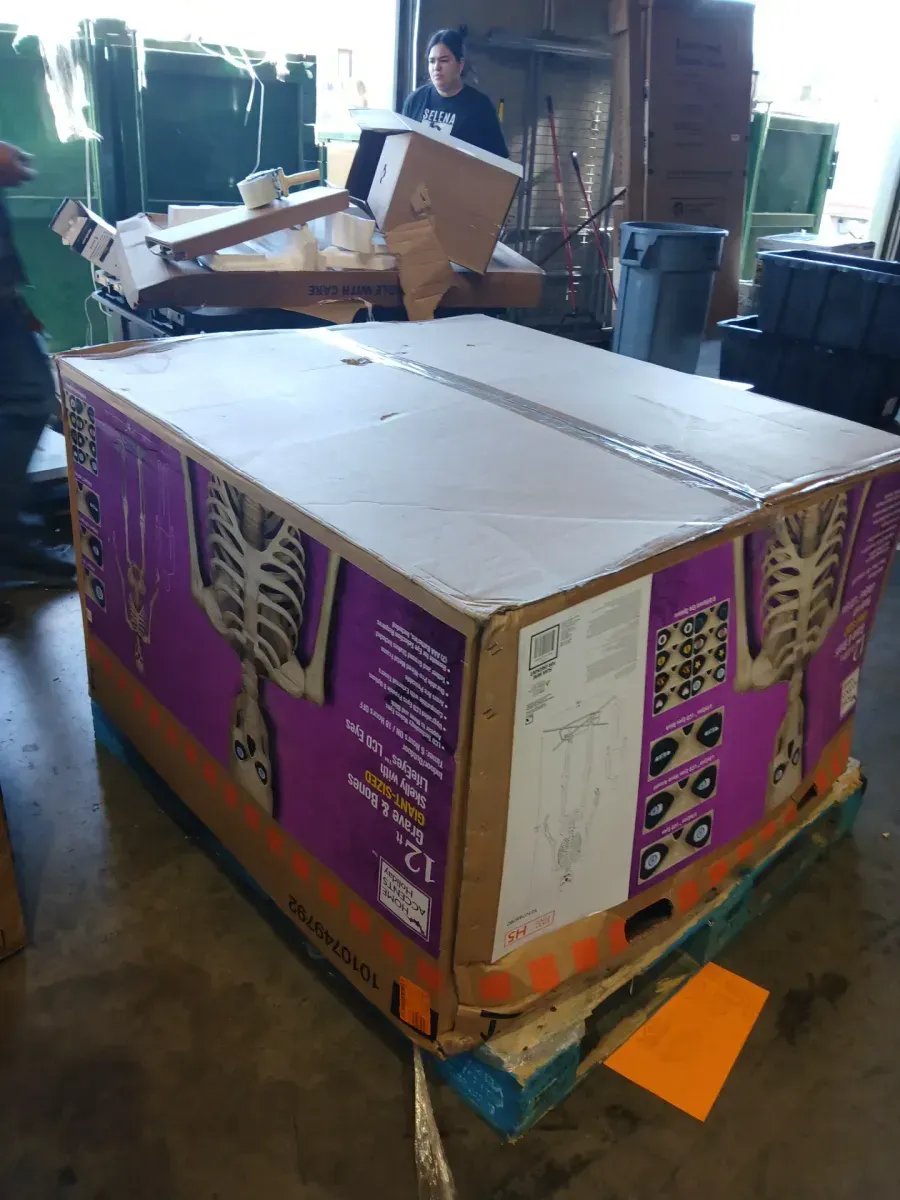 Home Accents Holiday 12 ft. Giant-Sized Skeleton Halloween Decoration with LifeEyes LCD Eyes - image 7