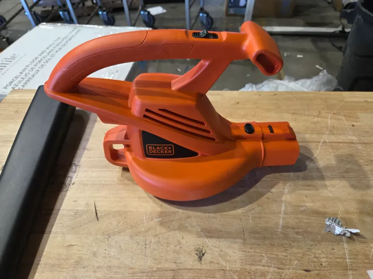 7 AMP 180 MPH 220 CFM Corded Electric Handheld Leaf Blower - image 3