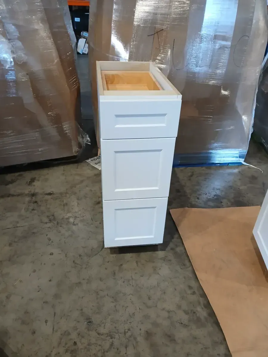 ***set of 3 lower cabinets *** - image 2