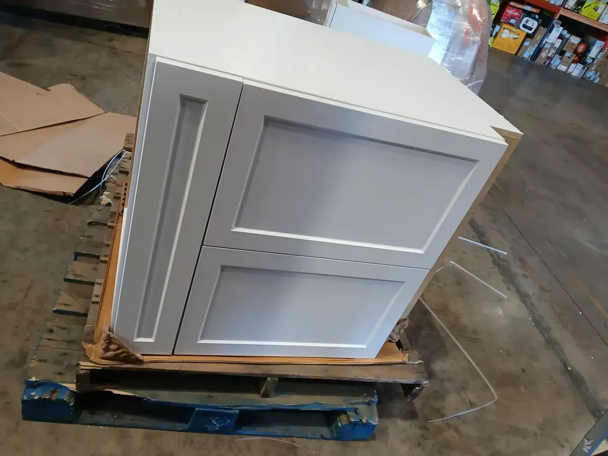 ***set of 3 lower cabinets *** - image 3