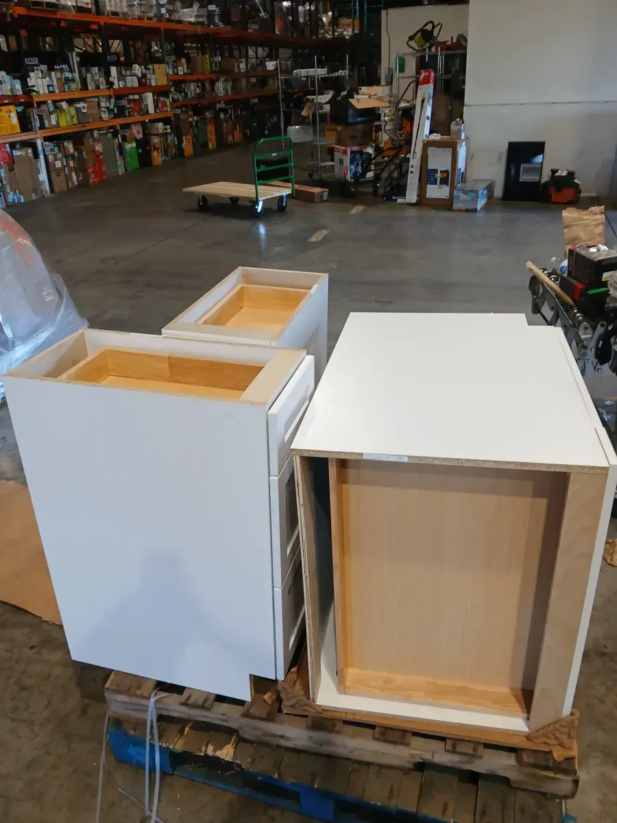 ***set of 3 lower cabinets *** - image 4