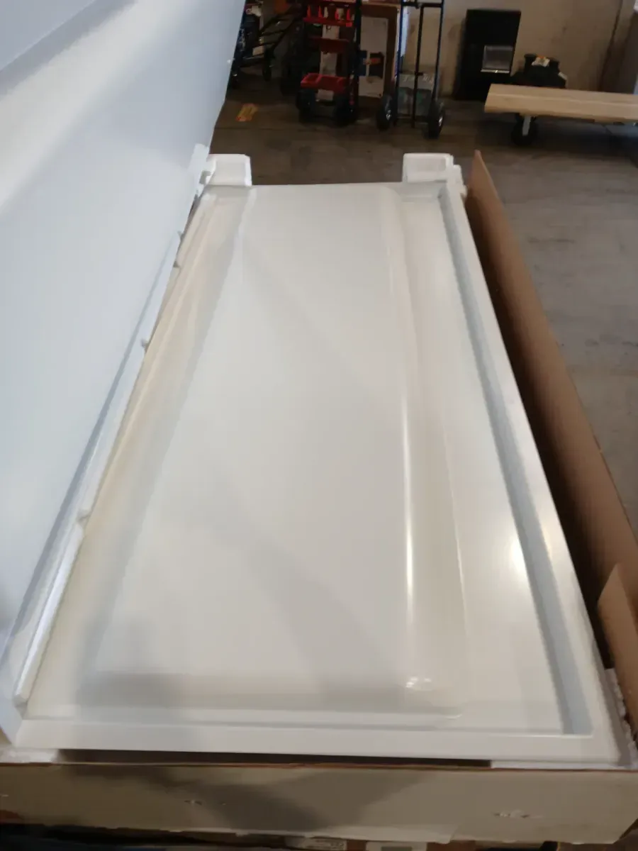 There are 5 pieces for the bathroom floor and walls—all in very good condition, in various sizes and shapes. - image 1