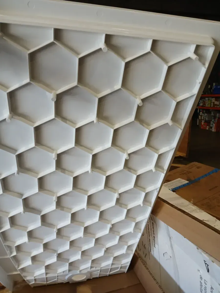 There are 5 pieces for the bathroom floor and walls—all in very good condition, in various sizes and shapes. - image 6