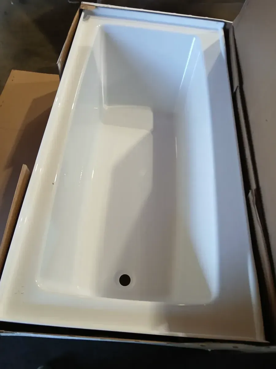 Of the four bathtubs, one is slightly broken in one of the corners, but they are all in very good condition. - image 3