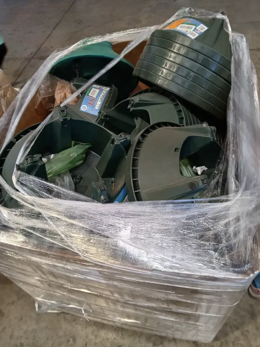 Pallet  of different types and styles of Cinco express the 2- minute Christmas tree stand  - image 1