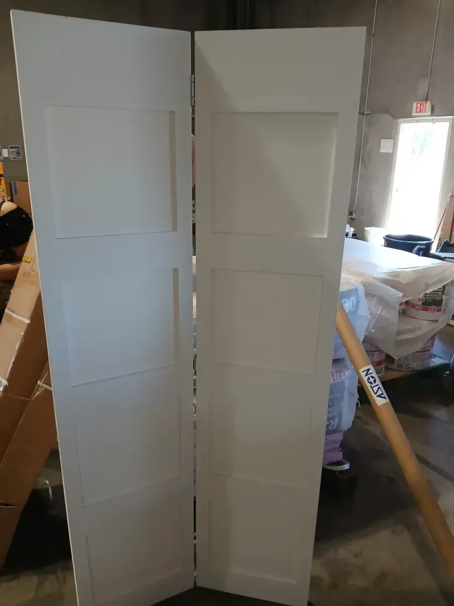 ***minor dents ***36 in. x 80 in. Solid Wood Primed White Unfinished MDF 4-Panel Bi-Fold Door with Hardwarewŵ - image 5