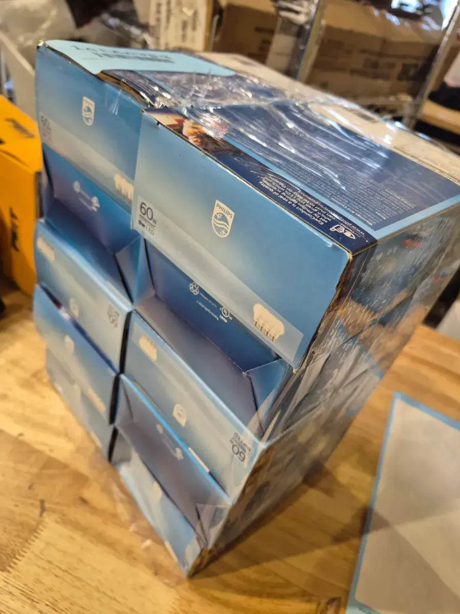 60-Watt Equivalent A19 Non-Dimmable E26 LED Light Bulb With EyeComfort Technology Daylight 5000K (10-Pack) - image 3