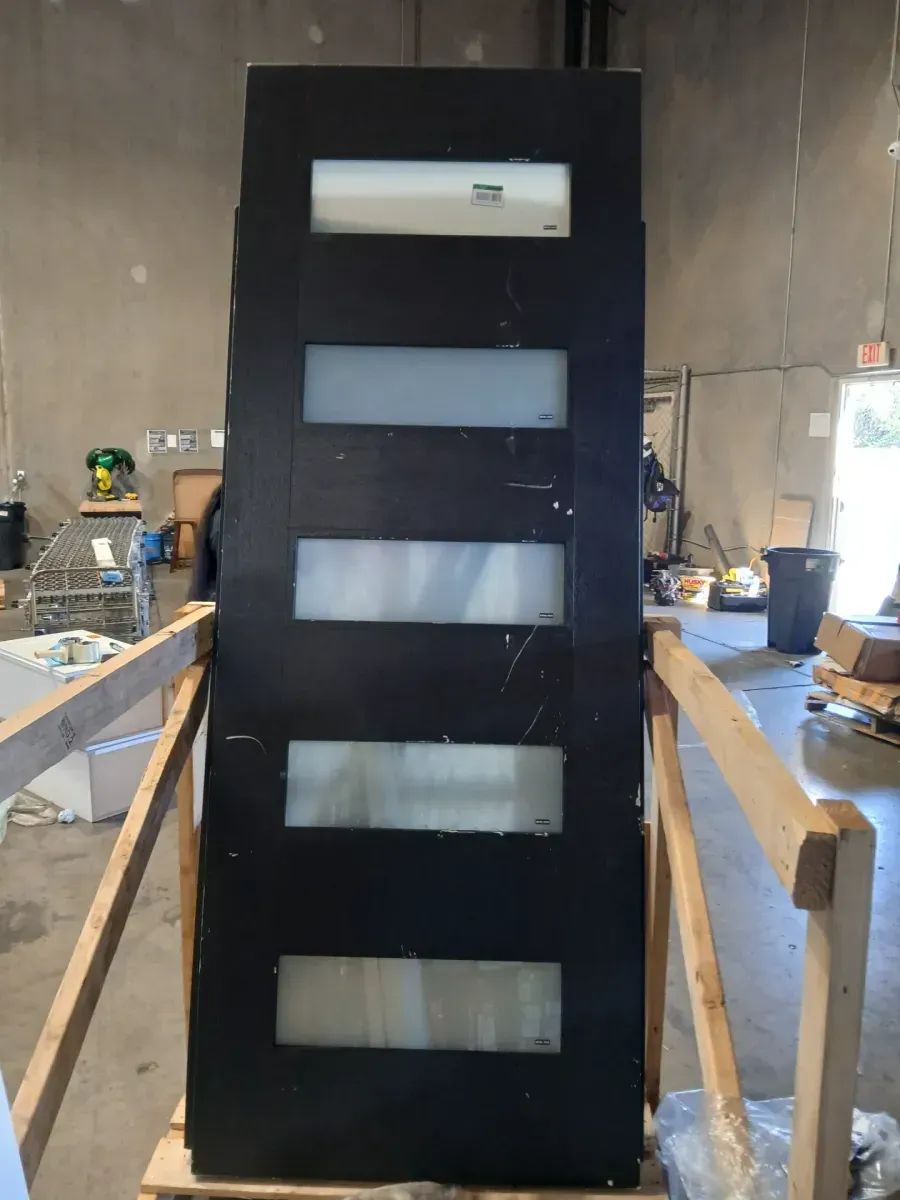 ***Some of the panes of glass are broken.***Regency 36 in. x 96 in. 5L Modern Universal Handing Frosted Glass Onyx Stain Fiberglass Front Door Slab - image 4