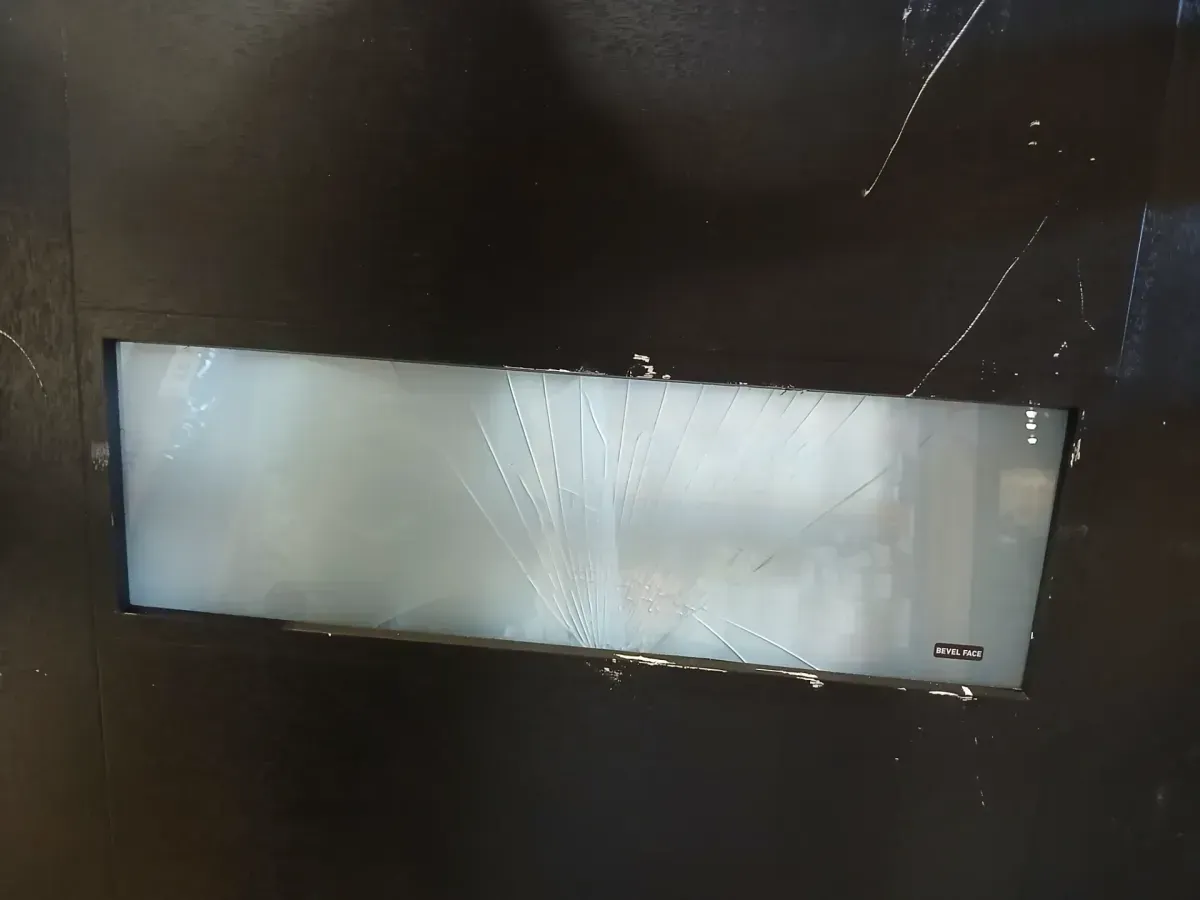 ***Some of the panes of glass are broken.***Regency 36 in. x 96 in. 5L Modern Universal Handing Frosted Glass Onyx Stain Fiberglass Front Door Slab - image 5