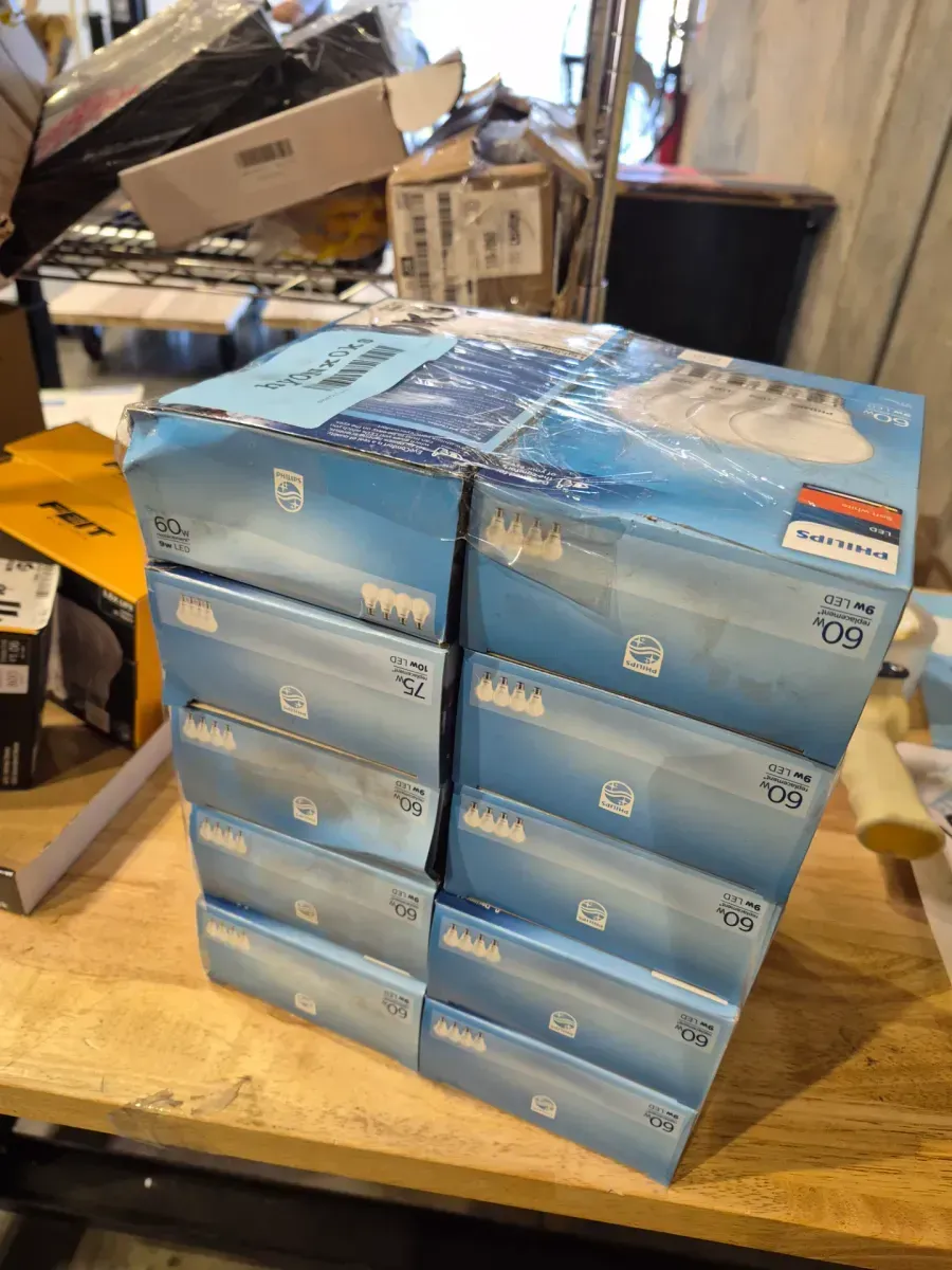 60-Watt Equivalent A19 Non-Dimmable E26 LED Light Bulb With EyeComfort Technology Daylight 5000K (10-Pack) - image 3