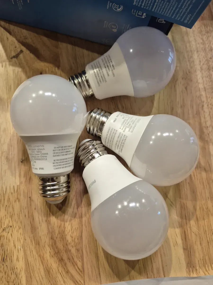 60-Watt Equivalent A19 Non-Dimmable E26 LED Light Bulb With EyeComfort Technology Daylight 5000K (10-Pack) - image 3