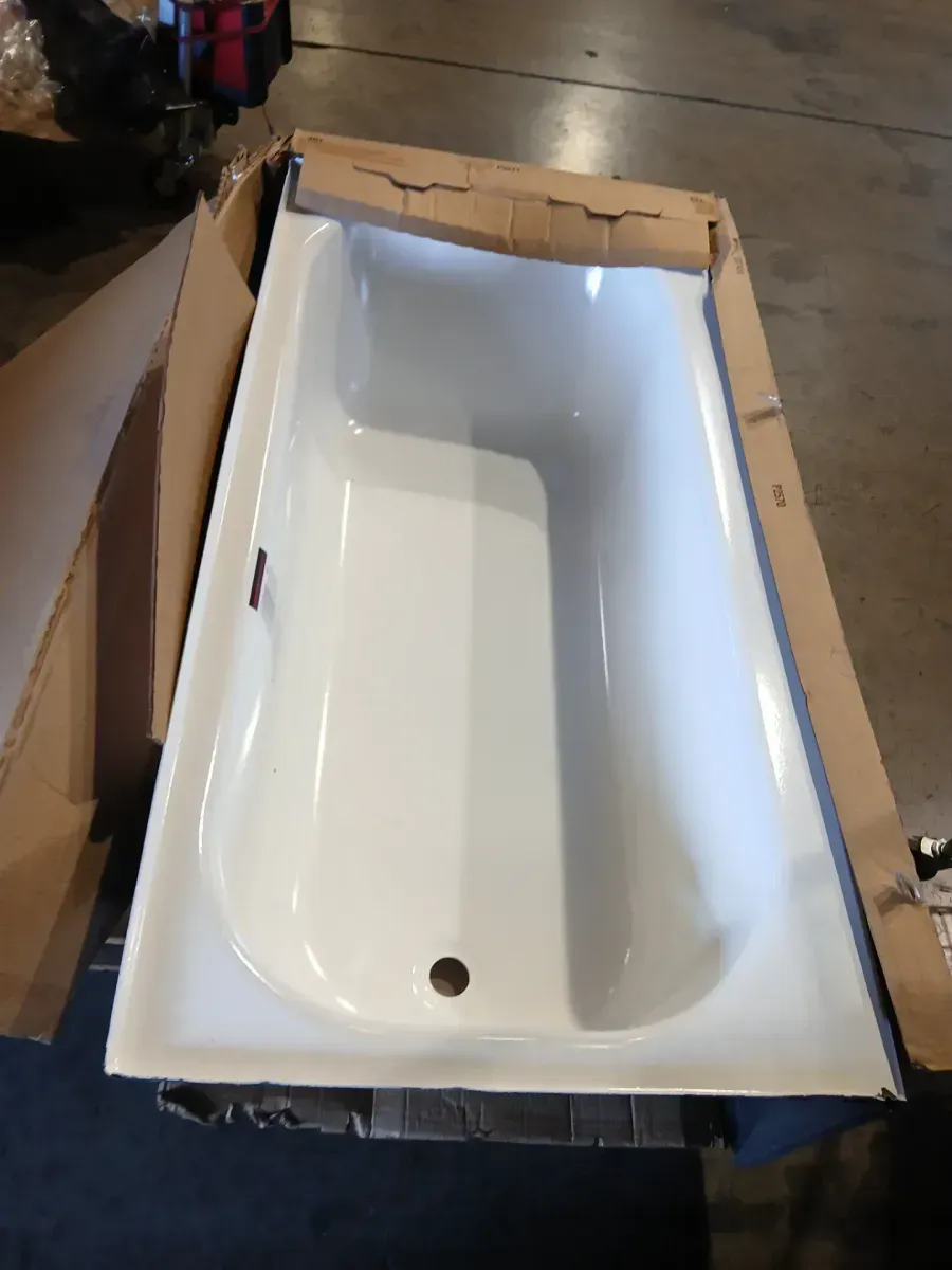 ***Four bathtubs in very good condition.*** - image 1