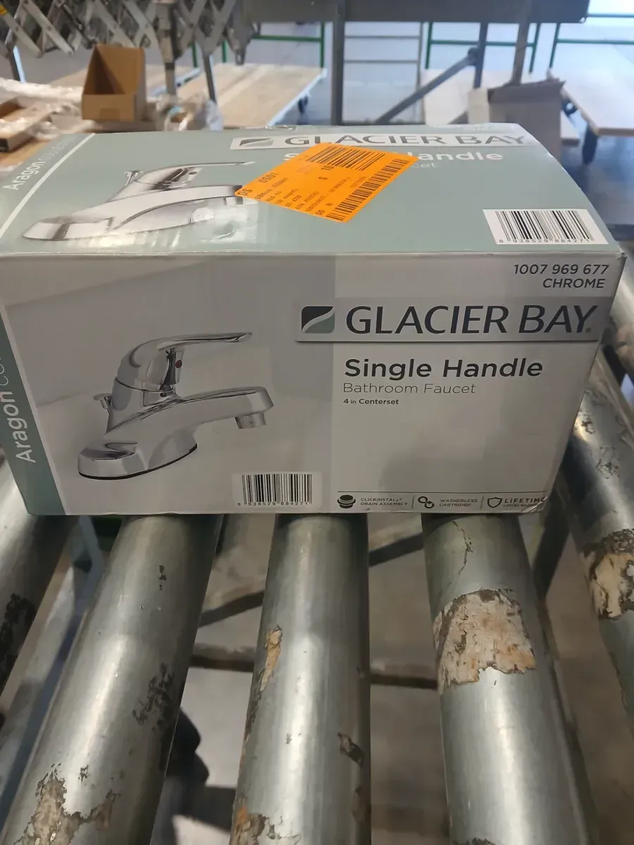 Aragon 4 in. Centerset Single-Handle Low-Arc Bathroom Faucet in Polished Chrome - image 2