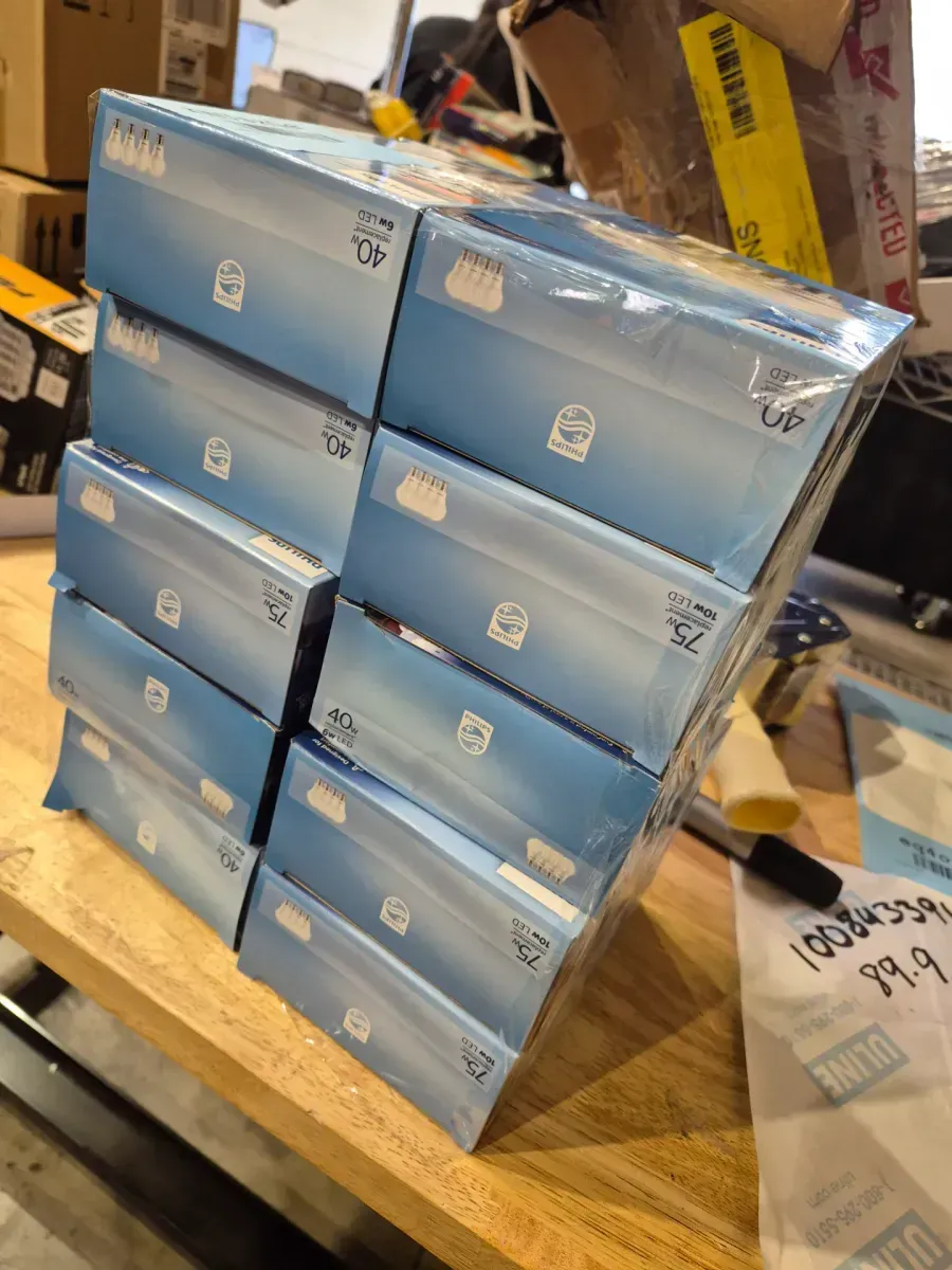 60-Watt Equivalent A19 Non-Dimmable E26 LED Light Bulb With EyeComfort Technology Daylight 5000K (10-Pack) - image 5