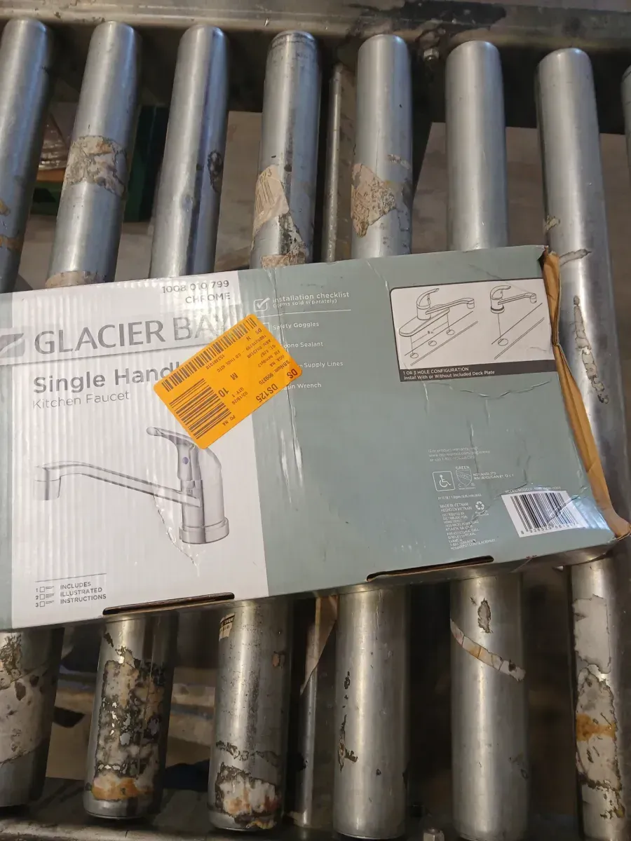 Single Handle Standard Kitchen Faucet in Polished Chrome - image 3