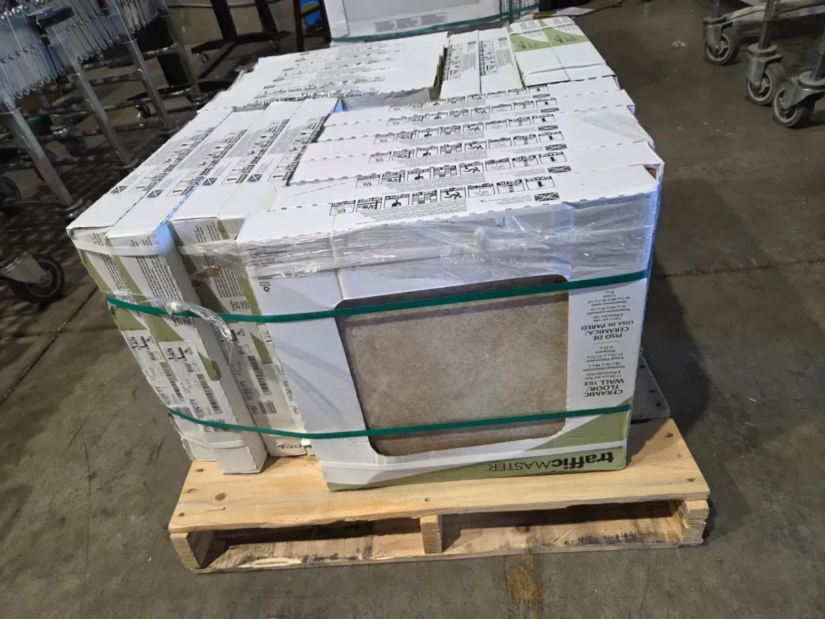 case of 31 (540.64sq ft )Portland Stone Beige 18 in. x 18 in. Glazed Ceramic Floor and Wall Tile (17.44 sq. ft./case) - image 4