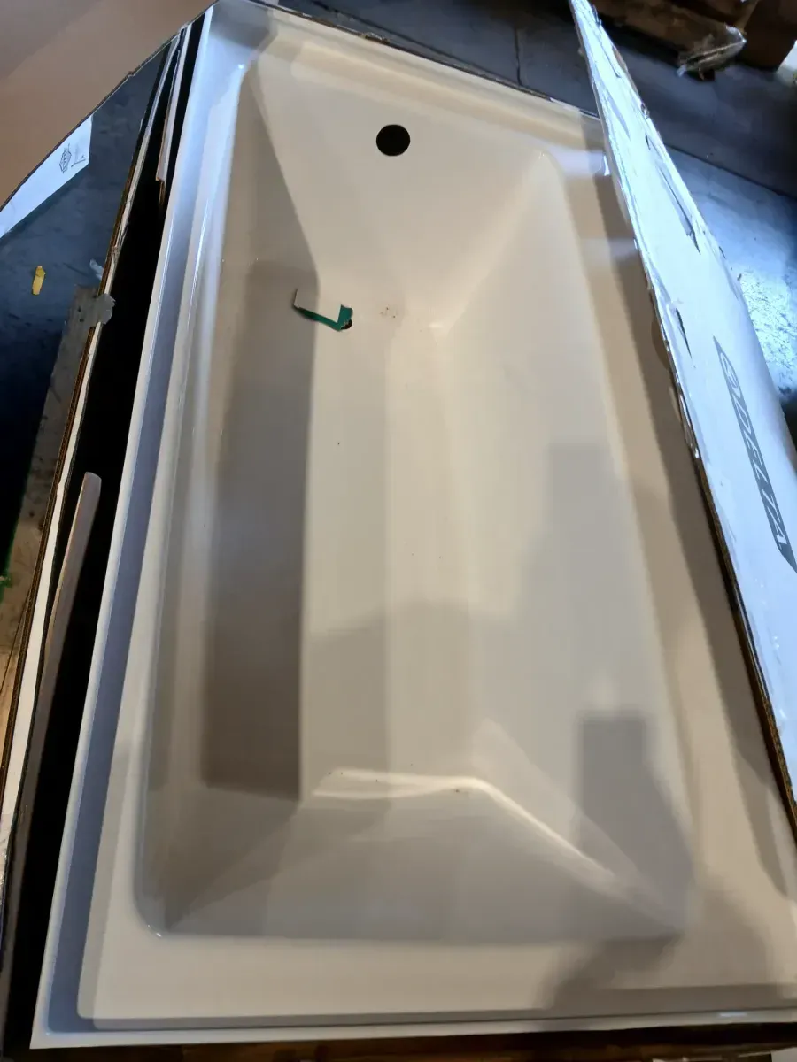 ***There are four bathtubs of different sizes and shapes, and two of them were used.*** - image 2