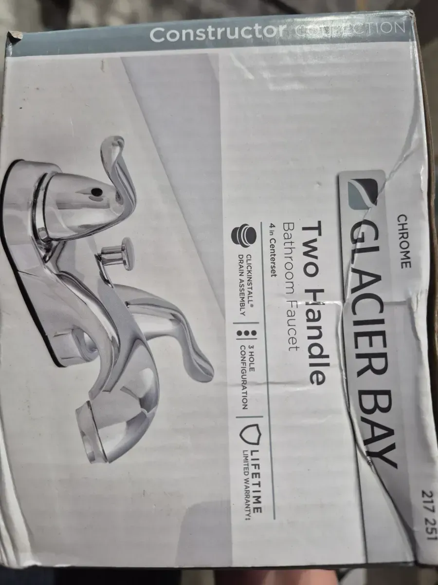 Constructor 4 in. Centerset 2-Handle Bathroom Faucet and Bath Accessory Value Kit in Chrome - image 3