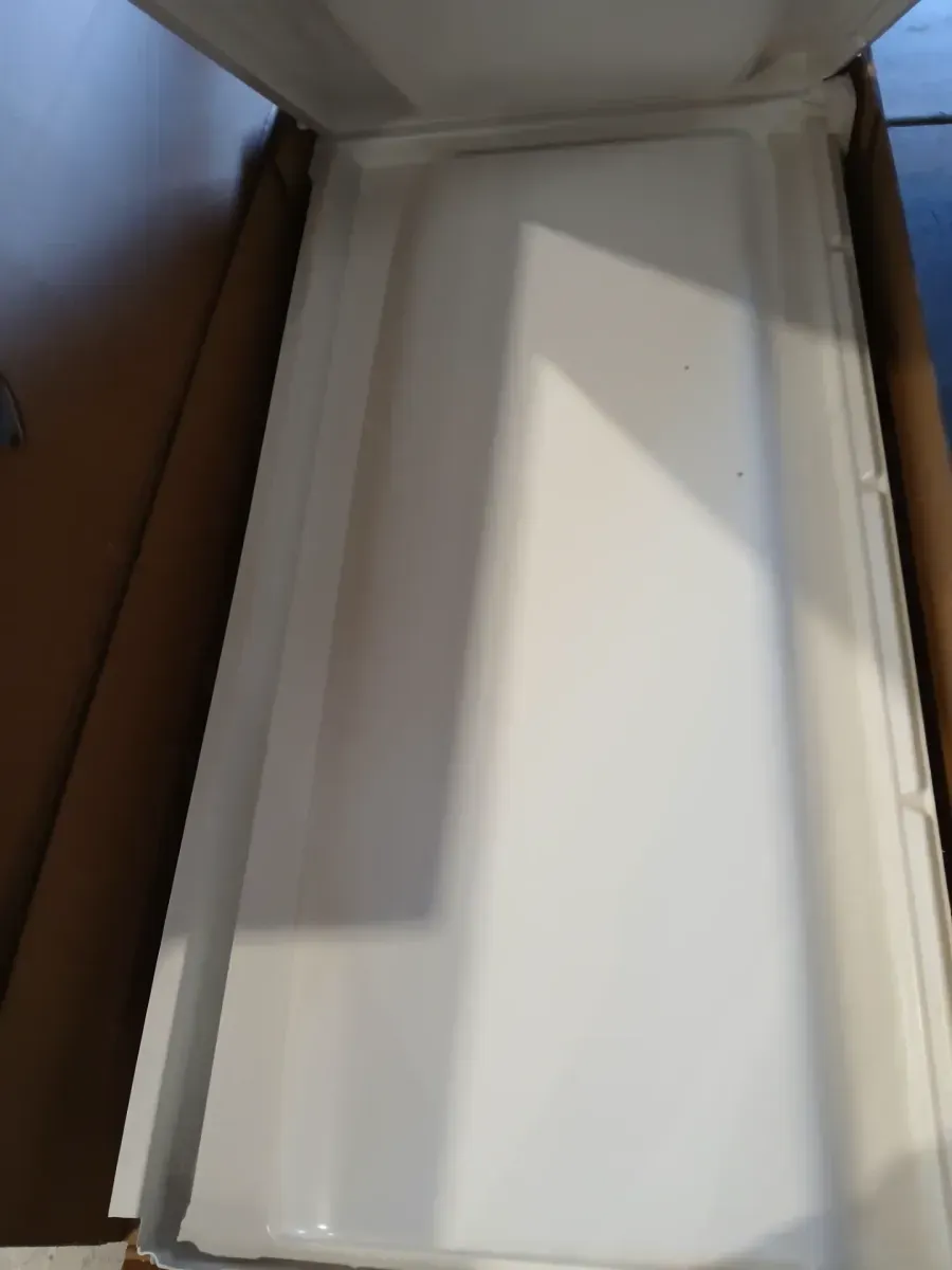 There are 8 pieces of bathroom floor and wall tile; they are in very good condition. - image 2