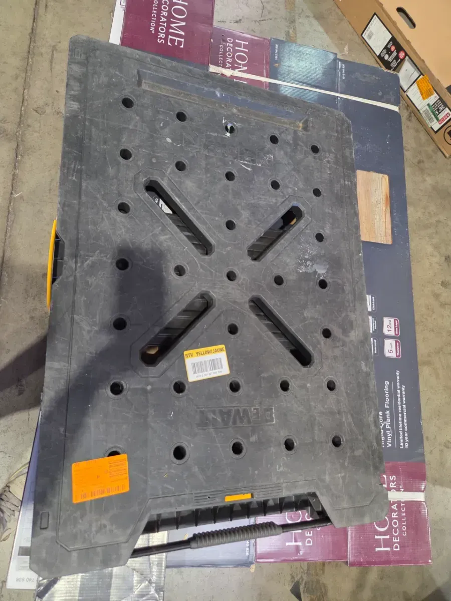 DeWalt Express Folding Workbench with 2 Clamps - image 2