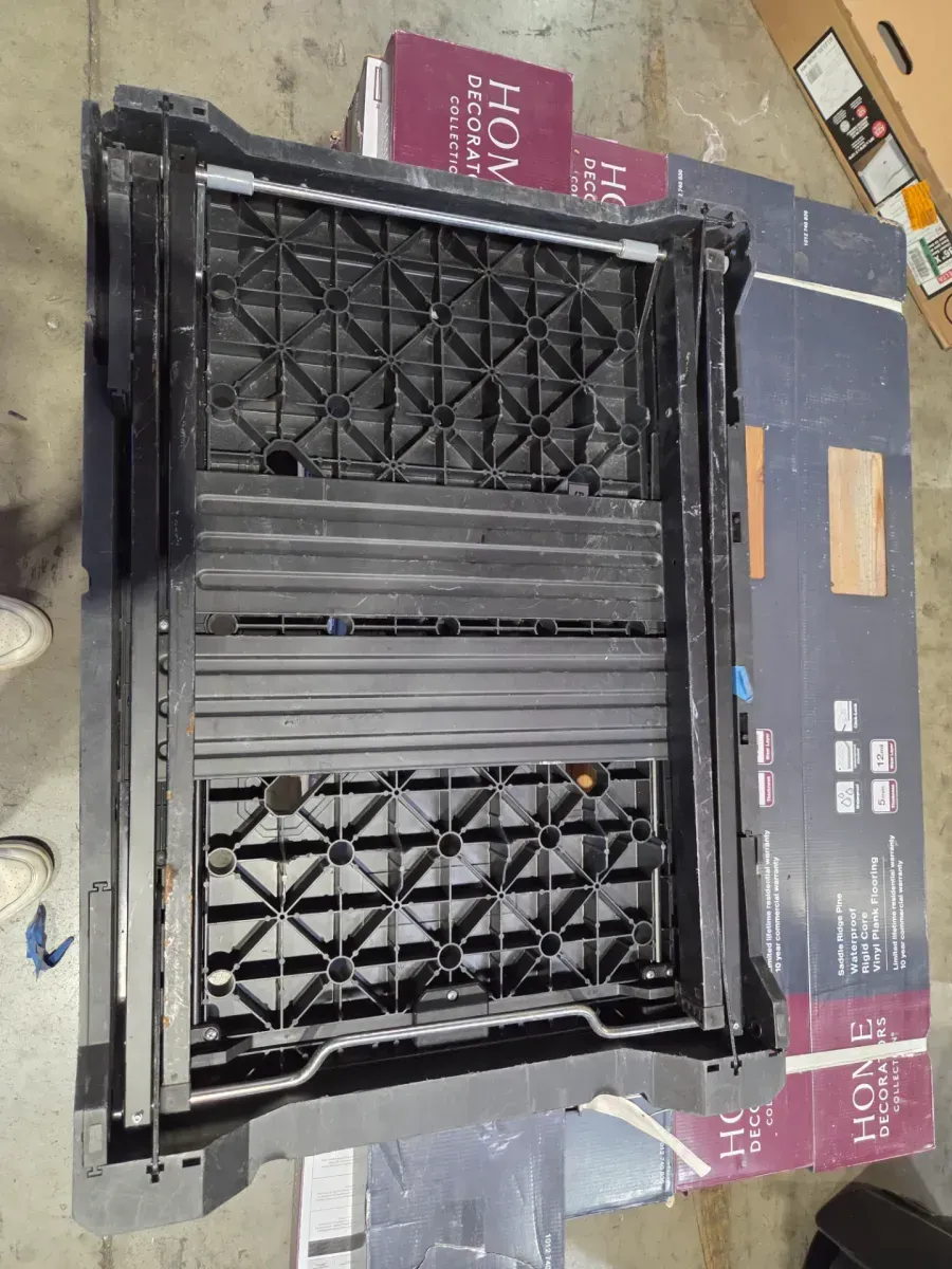 DeWalt Express Folding Workbench with 2 Clamps - image 3