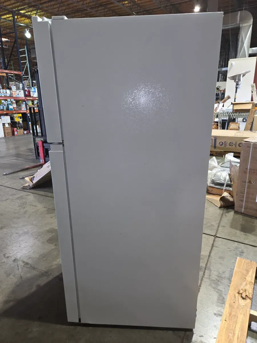 18 cu. ft. Top Freezer Refrigerator in White with ENERGY STAR Garage Ready - image 3