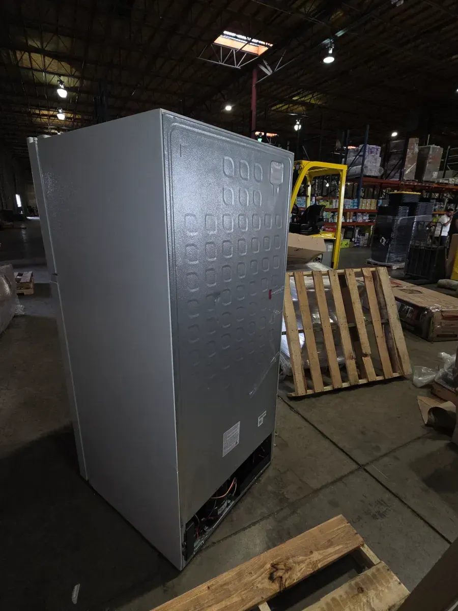 18 cu. ft. Top Freezer Refrigerator in White with ENERGY STAR Garage Ready - image 5