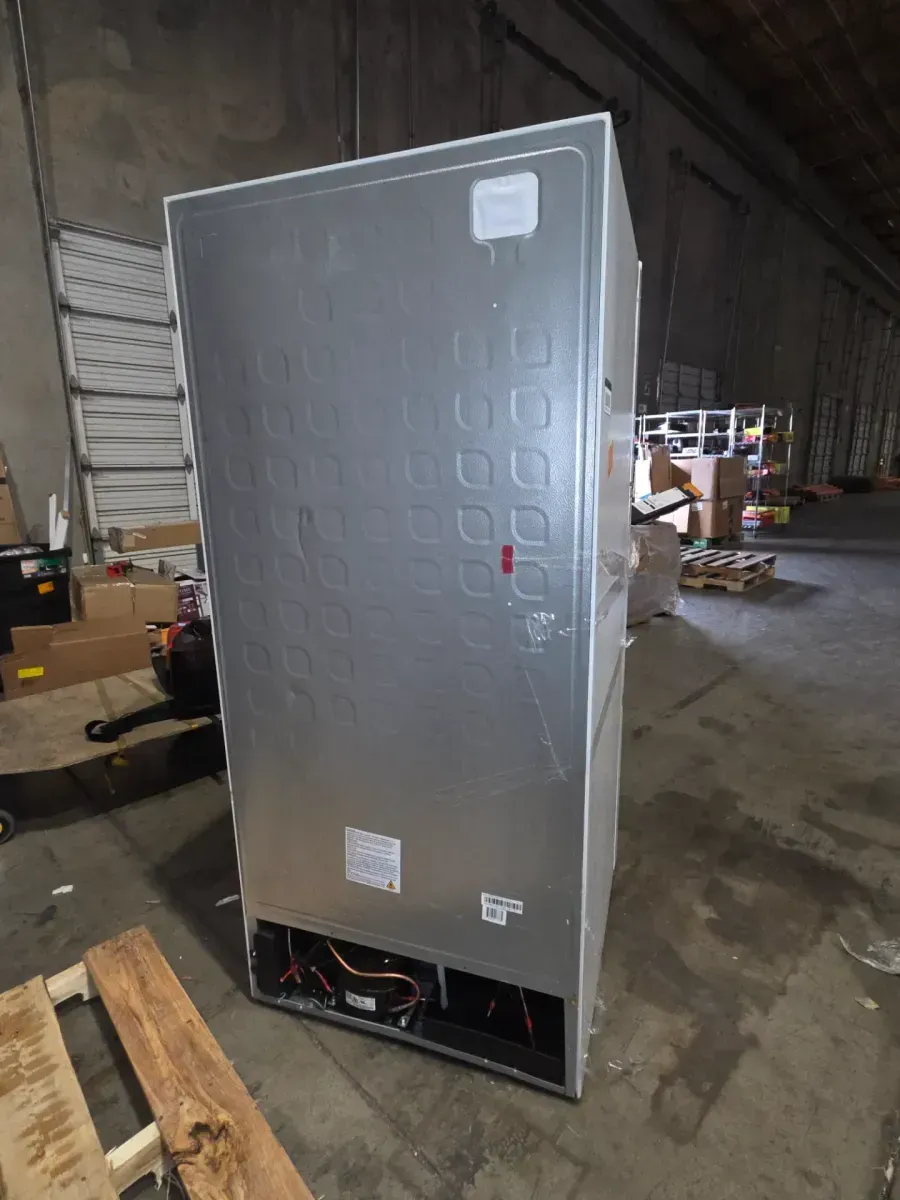 18 cu. ft. Top Freezer Refrigerator in White with ENERGY STAR Garage Ready - image 6