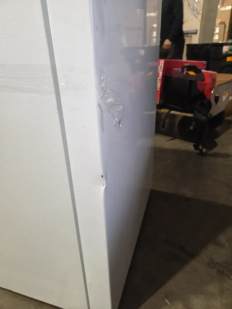 18 cu. ft. Top Freezer Refrigerator in White with ENERGY STAR Garage Ready - image 7