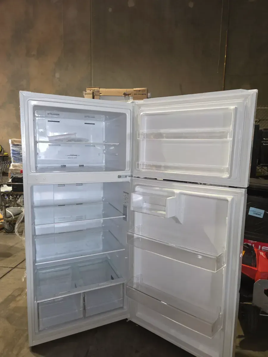 18 cu. ft. Top Freezer Refrigerator in White with ENERGY STAR Garage Ready - image 9