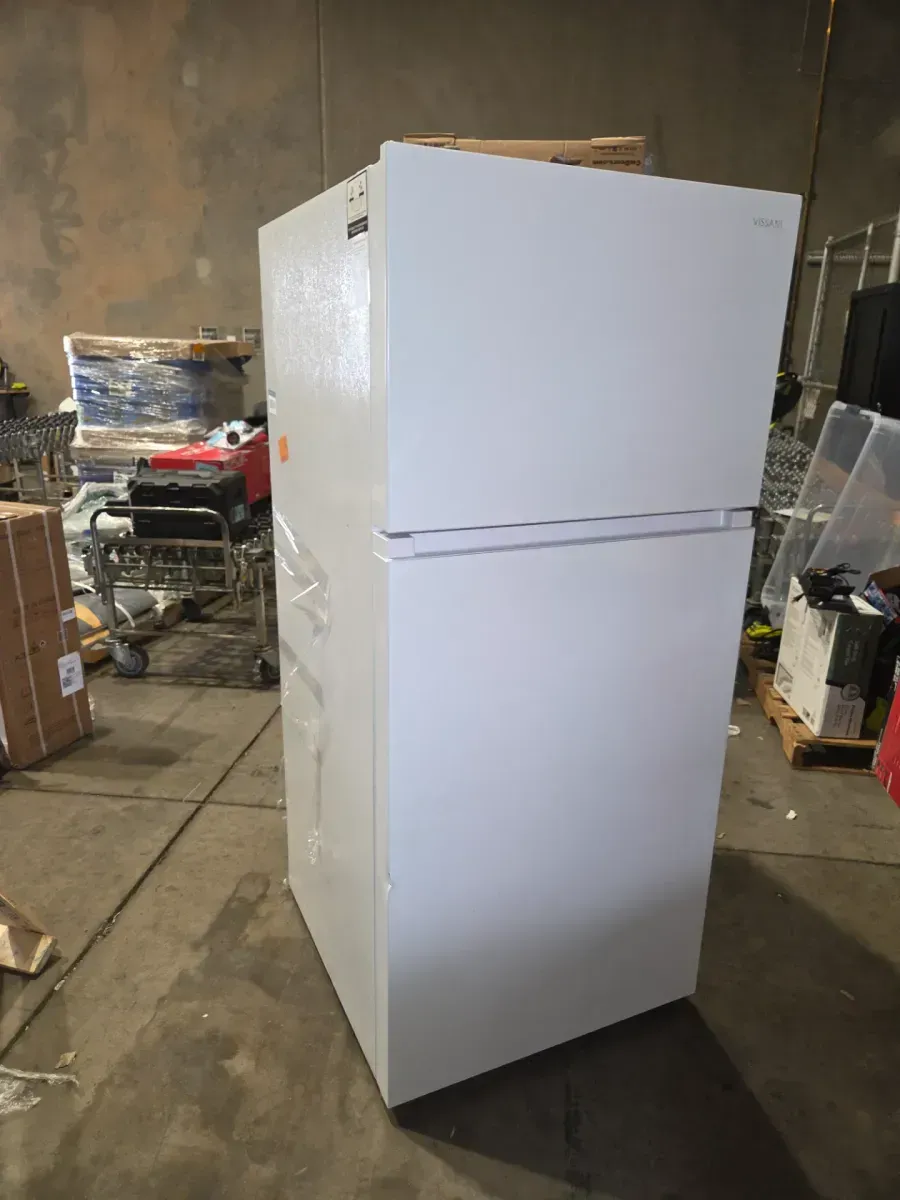 18 cu. ft. Top Freezer Refrigerator in White with ENERGY STAR Garage Ready - image 10