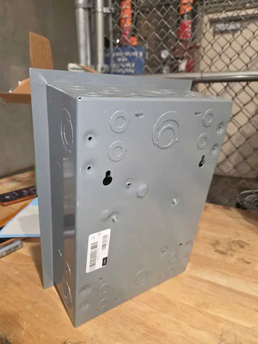 Homeline 100 Amp 6-Space 12-Circuit Indoor Flush Mount Main Lug Load Center with Cover No Door(HOM612L100FCP) - image 4