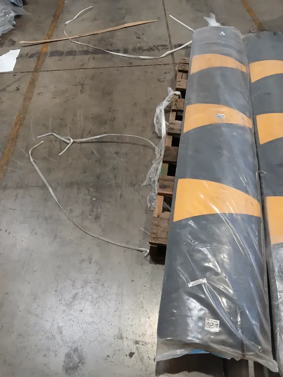 1Pcs 6 ft. Rubber Speed Bump 2-Channel Garage Speed Bump - image 1