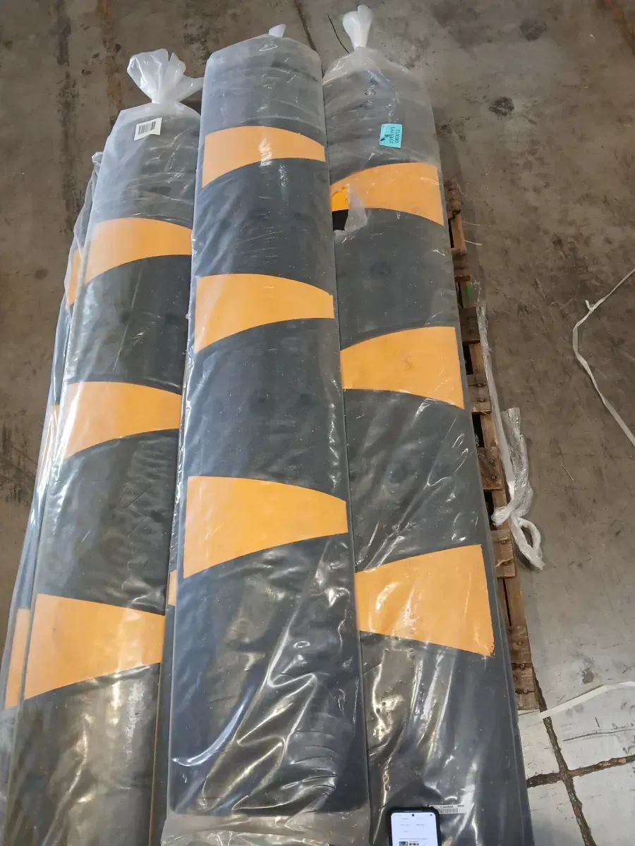 1Pcs 6 ft. Rubber Speed Bump 2-Channel Garage Speed Bump - image 1