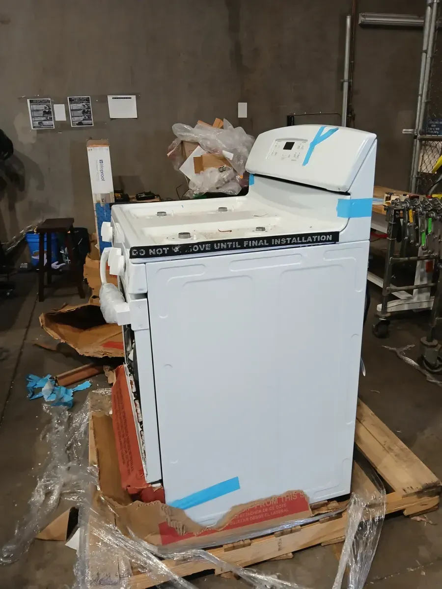 ***It is missing  not have the front glass.***30 in. 4 Burners Freestanding Gas Range in White with No Preheat Mode - image 2