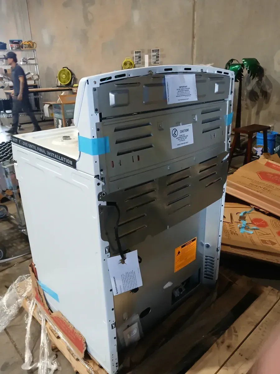 ***It is missing  not have the front glass.***30 in. 4 Burners Freestanding Gas Range in White with No Preheat Mode - image 3