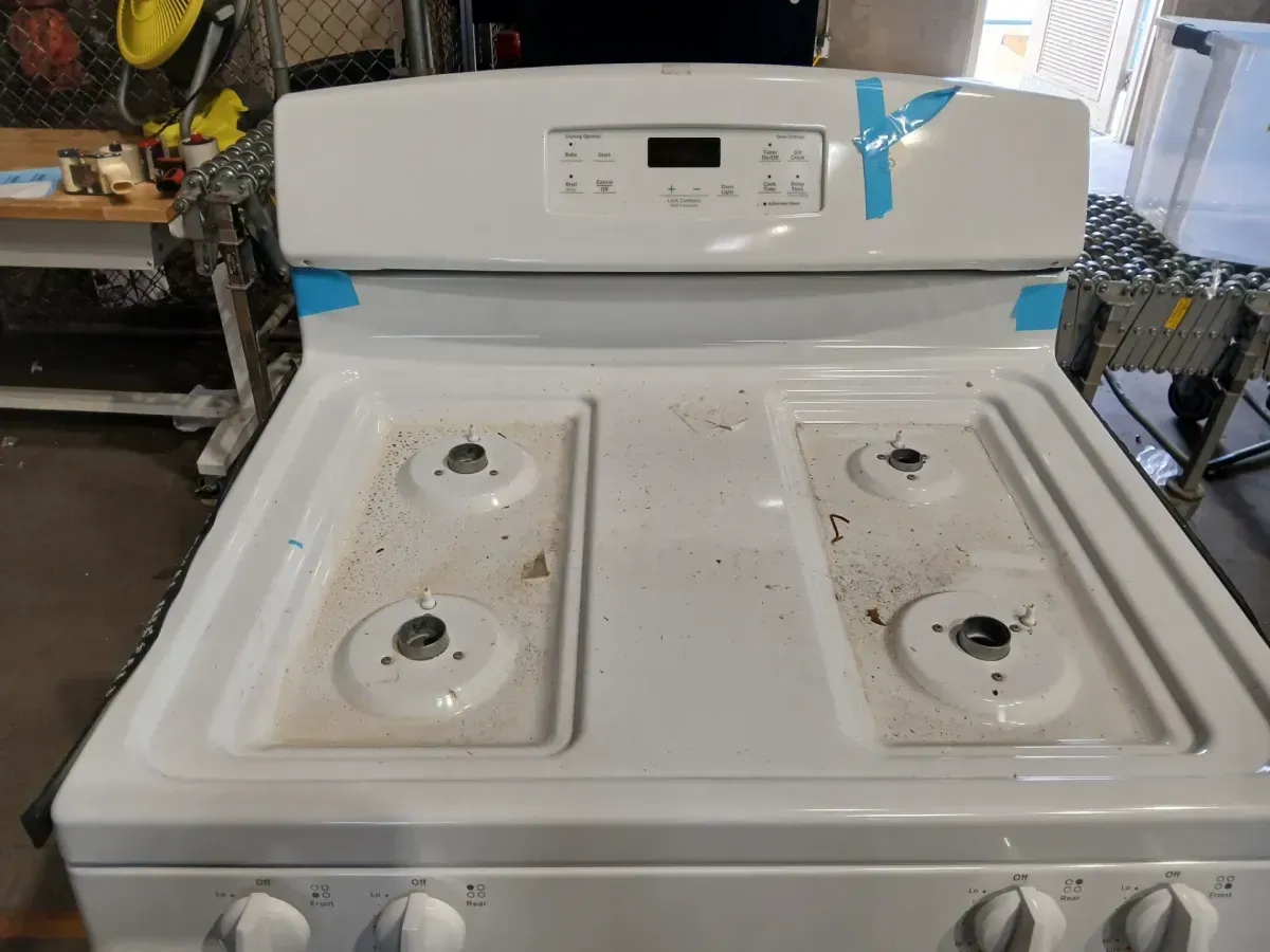 ***It is missing  not have the front glass.***30 in. 4 Burners Freestanding Gas Range in White with No Preheat Mode - image 5