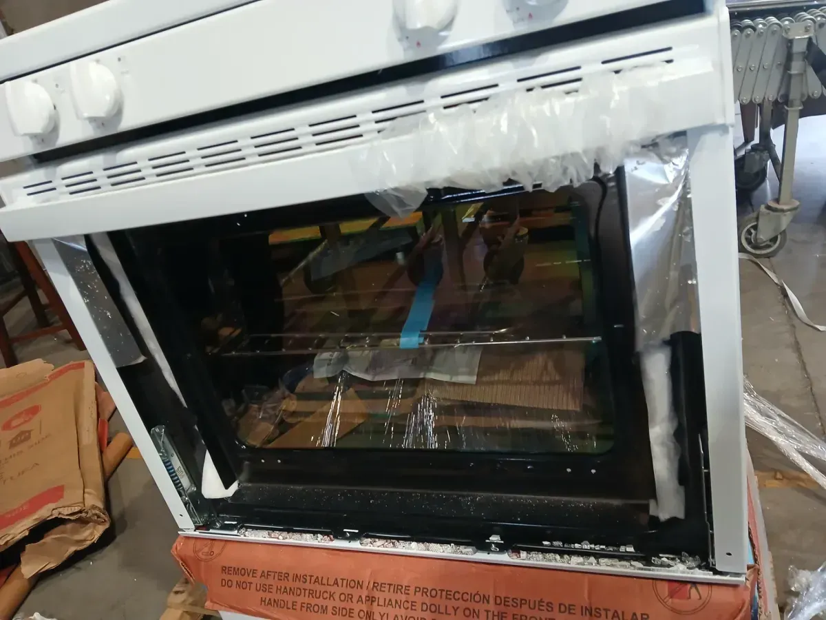 ***It is missing  not have the front glass.***30 in. 4 Burners Freestanding Gas Range in White with No Preheat Mode - image 6