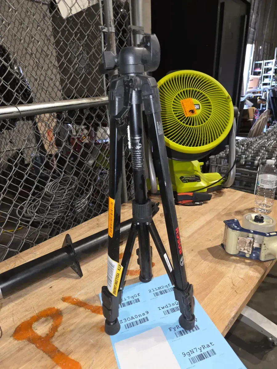 Factory Reconditioned 100 ft. Green Combination Self Leveling Laser and Mount Plus Compact Tripod with Extendable Height - image 2