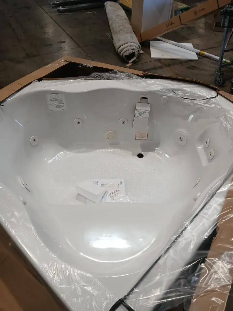 Ensemble Alcove 60 in. x 30 in. x 55 in. Fixed 3-Piece Direct-to-Stud Tub Surround in White - image 3