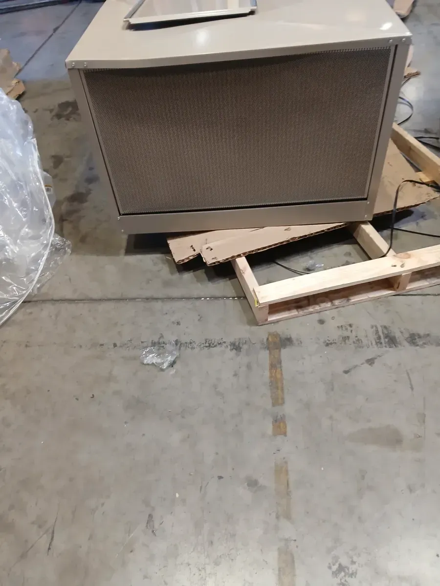 *** has major dents ***5000 CFM 2-Speed Down-Draft Roof 12 in. Media Evaporative Cooler for 1650 sq. ft. (Motor Not Included) - image 6