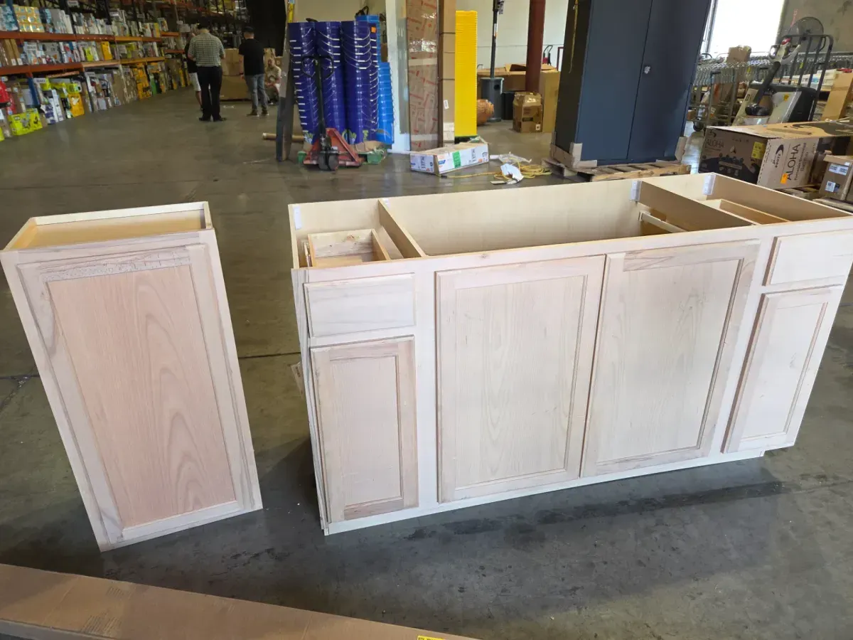 Set 2 cabinets (1 lower , 1 upper ) - image 1