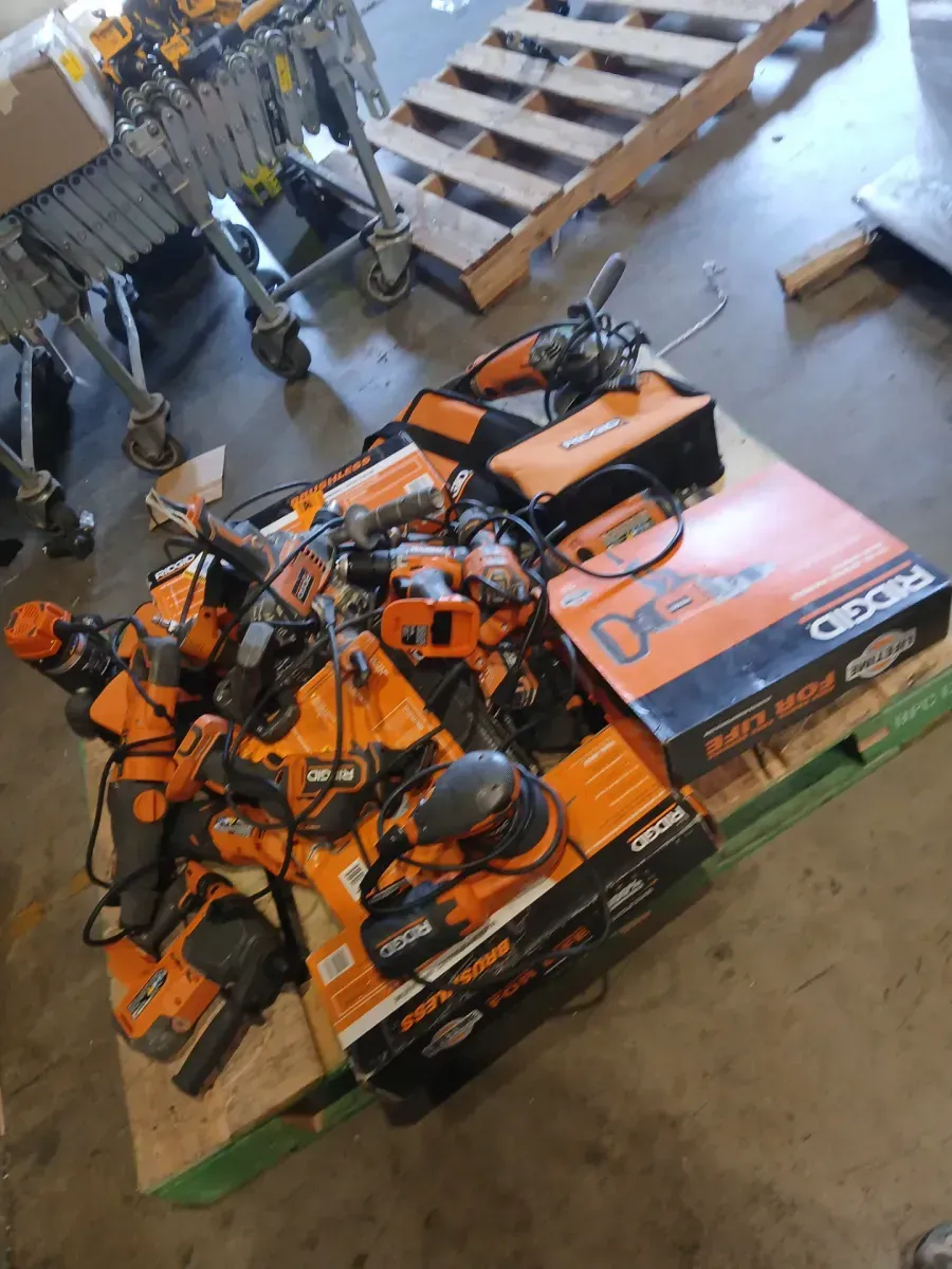 Pallet of 25 non functional  ridgid items   - image 2