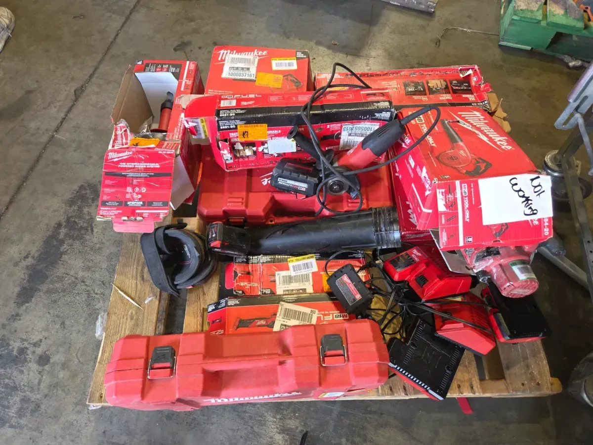 Pallete of 25 non functional Milwaukee tools - image 3