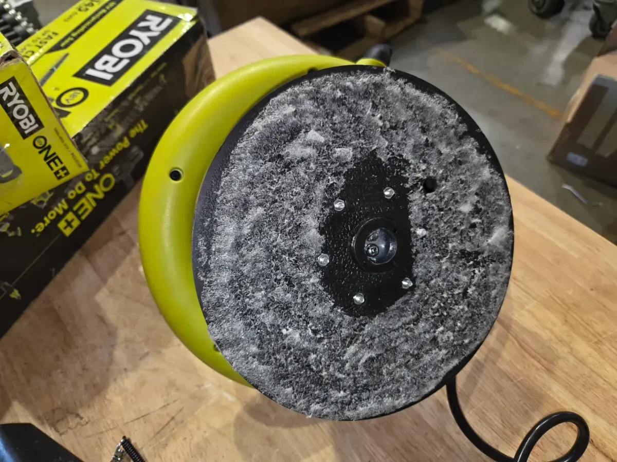 ***It doesn't come with the accessories.***0.75 Amp Corded 10 in. Orbital Buffer - image 3