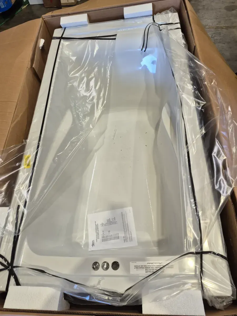 Pallet of bathtubs - image 5