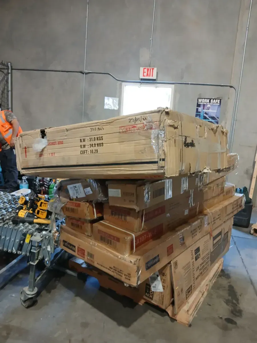 Palette of incomplete items - image 1