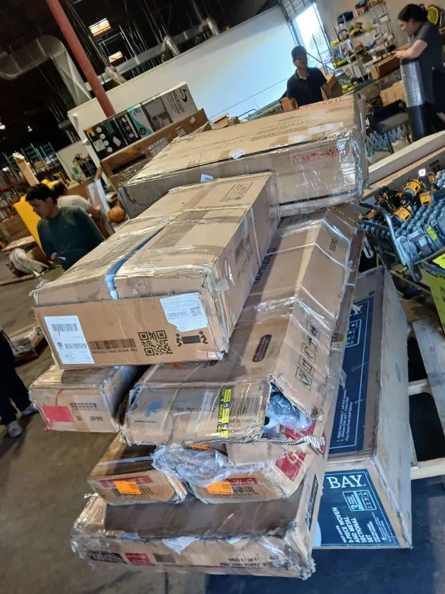 Palette of incomplete items - image 3