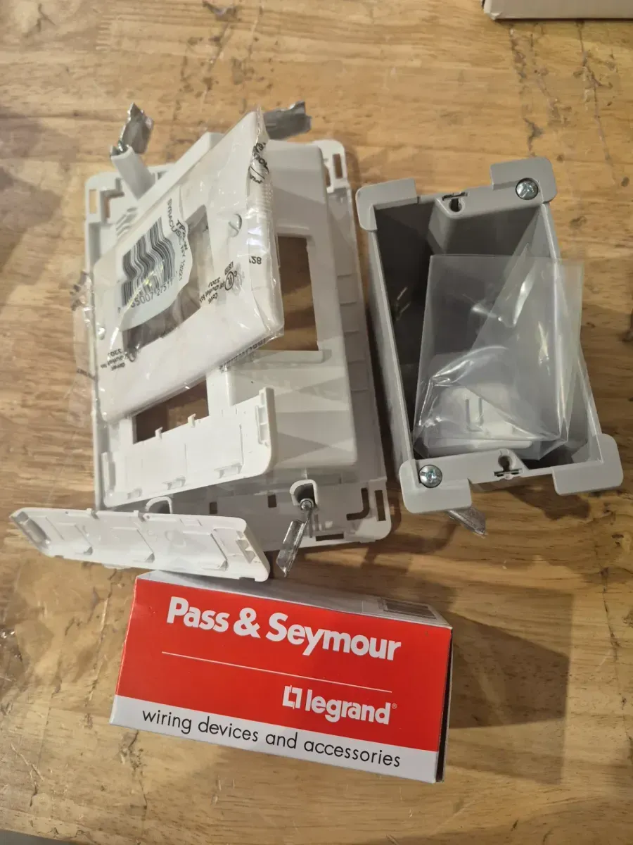 Pass & Seymour 1 Gang Recessed TV Media Box Kit with Surge Suppressing Outlet and Low Voltage Inserts, White - image 3